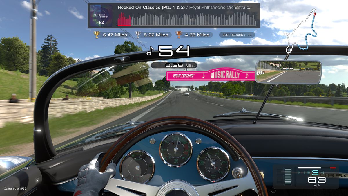 Gran Turismo 7 音乐拉力赛模式的第一人称驾驶座视图